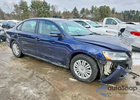 2014 Volkswagen Passat S z USA, uszkodzony, nr VIN 1VWAT7A38EC104736